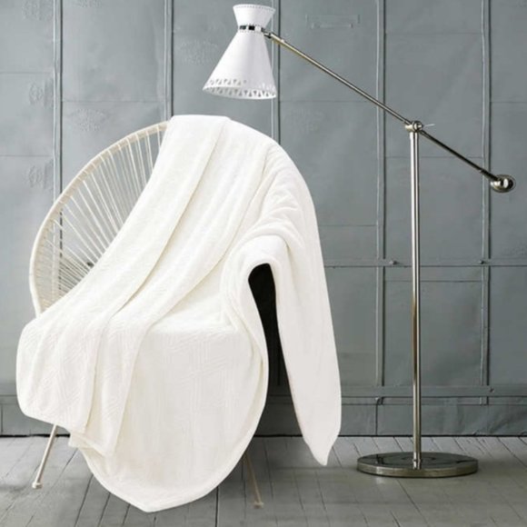 NWT Monte & Jardin Luxury Collection Ultra Plush Throw 60×70 Blanket - Picture 8 of 14